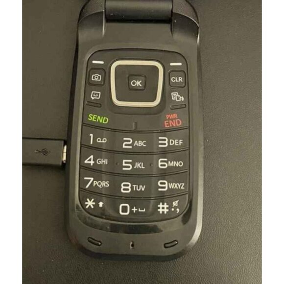 LG TracFone Prepaid Flip Phone Black - Picture 2 of 5